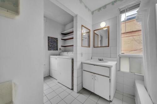 Salle de bains - 25 Rue York, Westmount, QC - Indoor Photo Showing Laundry Room
