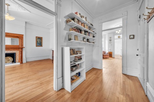 Hall d'entrée/Vestibule - 25 Rue York, Westmount, QC - Indoor Photo Showing Other Room With Fireplace
