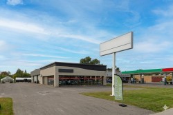 1053 Boul. du Curé-Labelle Blainville, QC J7C 2M2