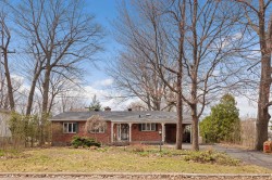 78 Av. du Lac Sainte-Julie, QC J3E 2Y9