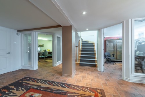 Hall d'entrée/Vestibule - 105 Av. De Brixton, Saint-Lambert, QC - Indoor Photo Showing Other Room