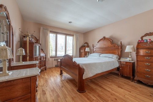 Chambre à coucher principale - 105 Av. De Brixton, Saint-Lambert, QC - Indoor Photo Showing Bedroom