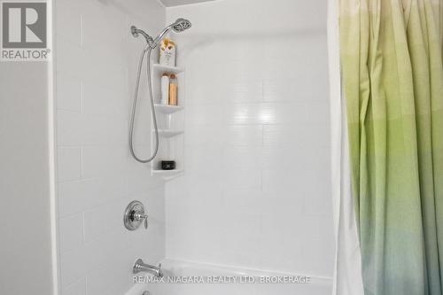 64 - 151 Linwell Road, St. Catharines (Lakeport), ON -  Photo Showing Bathroom