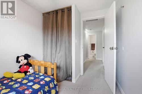 64 - 151 Linwell Road, St. Catharines (Lakeport), ON - Indoor Photo Showing Bedroom