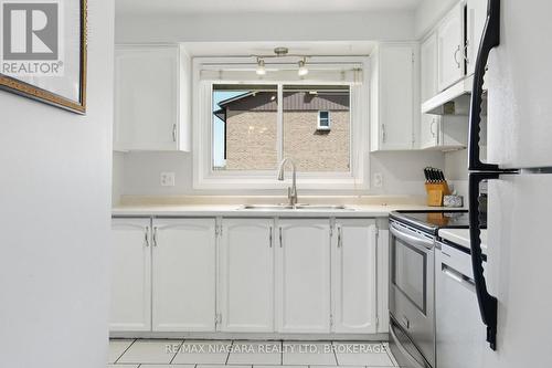 64 - 151 Linwell Road, St. Catharines (Lakeport), ON - Indoor Photo Showing Kitchen With Double Sink