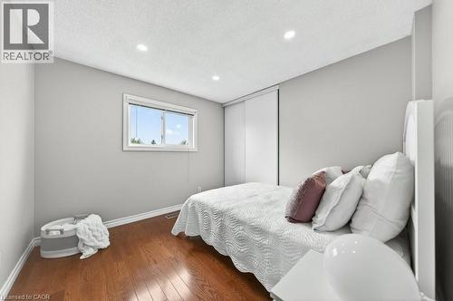 40 Old Maple Lane, Kitchener, ON - Indoor Photo Showing Bedroom