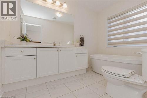 172 Beckview Drive, Kitchener, ON - Indoor Photo Showing Bathroom