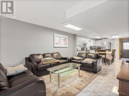 5472 Bourget Drive, Mississauga, ON - Indoor Photo Showing Living Room