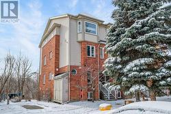 117 TALL PINES PRIVATE Ottawa, ON K2H 1H1