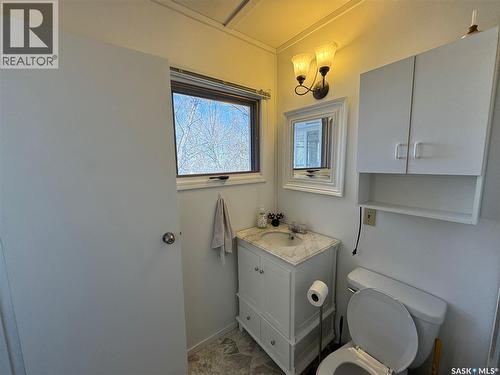 459 8Th Street E, Regina Beach, SK - Indoor