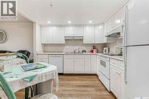 329 2530 25Th Avenue, Regina, SK - Indoor Photo Showing Kitchen