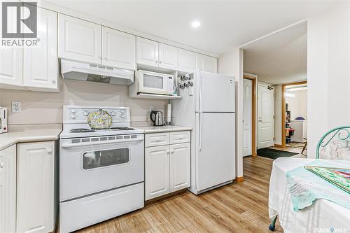 329 2530 25Th Avenue, Regina, SK - Indoor Photo Showing Kitchen
