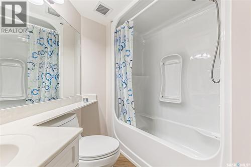 329 2530 25Th Avenue, Regina, SK - Indoor Photo Showing Bathroom
