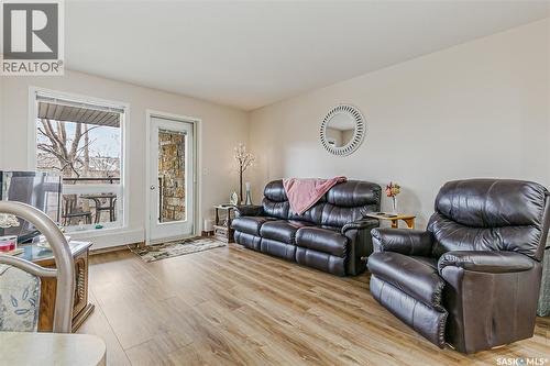 329 2530 25Th Avenue, Regina, SK - Indoor Photo Showing Living Room