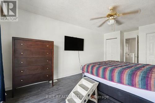 1864 Lenester Avenue, Ottawa, ON - Indoor Photo Showing Bedroom