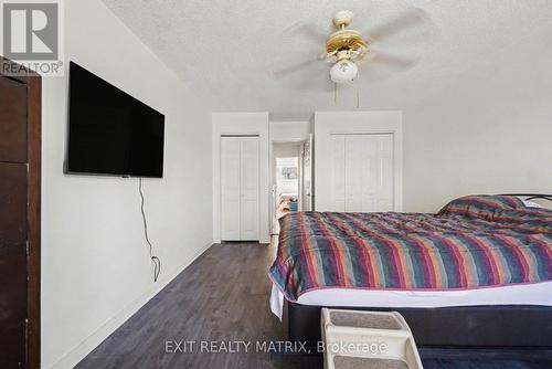 1864 Lenester Avenue, Ottawa, ON - Indoor Photo Showing Bedroom