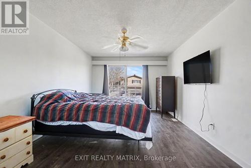 1864 Lenester Avenue, Ottawa, ON - Indoor Photo Showing Bedroom