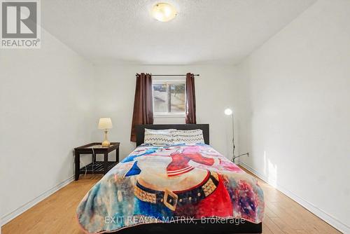 1864 Lenester Avenue, Ottawa, ON - Indoor Photo Showing Bedroom