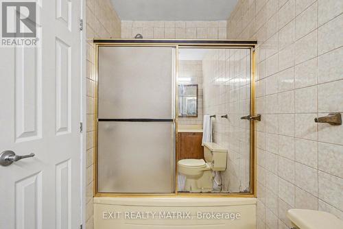 1864 Lenester Avenue, Ottawa, ON - Indoor Photo Showing Bathroom