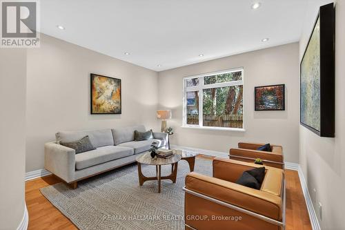 1934 Lenester Avenue, Ottawa, ON - Indoor Photo Showing Living Room