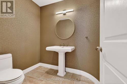 1934 Lenester Avenue, Ottawa, ON - Indoor Photo Showing Bathroom