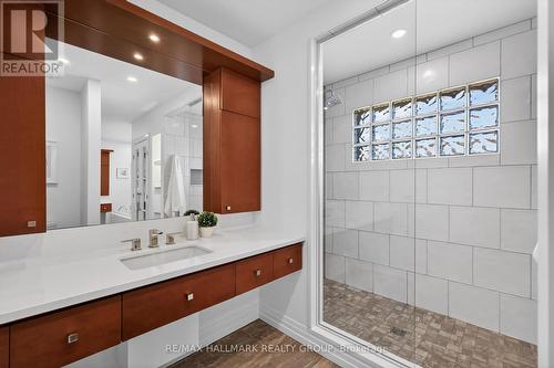 1934 Lenester Avenue, Ottawa, ON - Indoor Photo Showing Bathroom