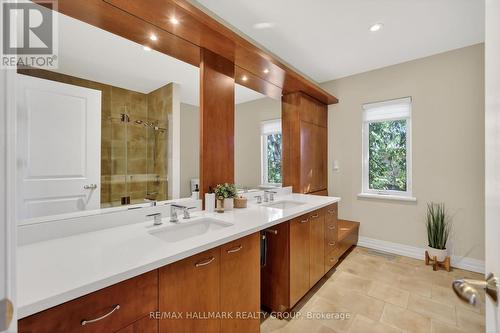 1934 Lenester Avenue, Ottawa, ON - Indoor Photo Showing Bathroom