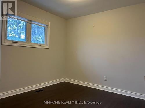 2415 Edith Avenue, Burlington, ON - Indoor Photo Showing Other Room