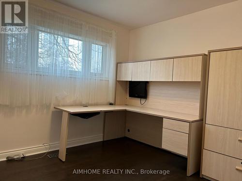 2415 Edith Avenue, Burlington, ON - Indoor Photo Showing Other Room