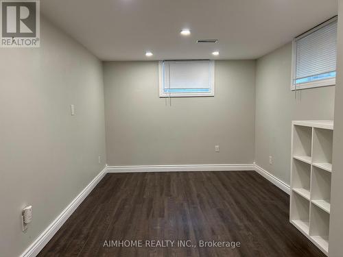 2415 Edith Avenue, Burlington, ON - Indoor