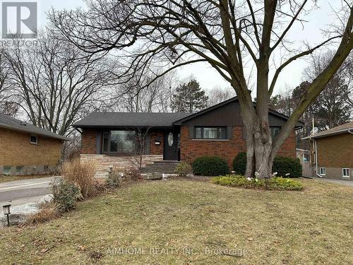 2415 Edith Avenue, Burlington, ON - Outdoor