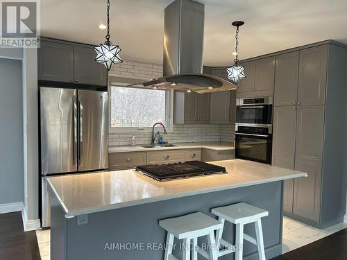 2415 Edith Avenue, Burlington, ON - Indoor Photo Showing Kitchen With Upgraded Kitchen