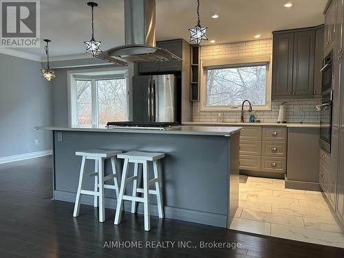 2415 Edith Avenue, Burlington, ON - Indoor Photo Showing Kitchen With Upgraded Kitchen