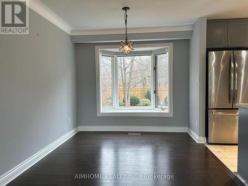 2415 Edith Avenue, Burlington, ON - Indoor