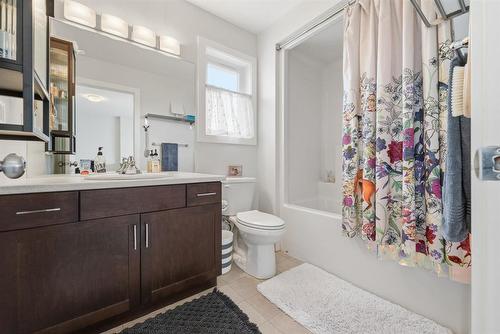 45 Willow Creek Road, Winnipeg, MB - Indoor Photo Showing Bathroom