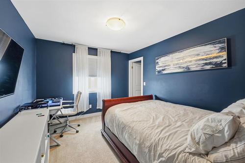 45 Willow Creek Road, Winnipeg, MB - Indoor Photo Showing Bedroom