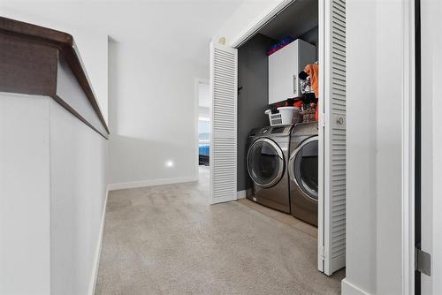 45 Willow Creek Road, Winnipeg, MB - Indoor Photo Showing Laundry Room