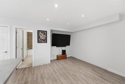 45 Willow Creek Road, Winnipeg, MB - Indoor Photo Showing Other Room