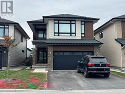 33 THUNDERBOLT STREET Ottawa, ON K2V 0L9