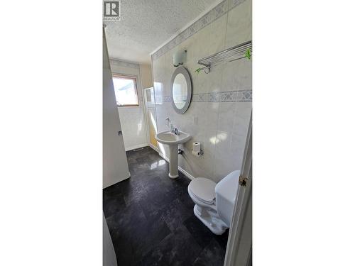 8185 Stuckey Road, Dawson Creek, BC - Indoor Photo Showing Bathroom