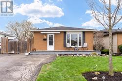 27 LAMBERT STREET  Hamilton, ON L8V 4N6