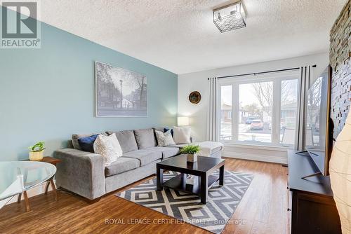27 Lambert Street, Hamilton, ON - Indoor Photo Showing Living Room