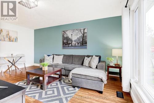 27 Lambert Street, Hamilton, ON - Indoor Photo Showing Living Room