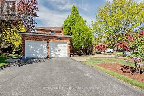 2101 Grosvenor Street, Oakville (Wc Wedgewood Creek), ON - Outdoor