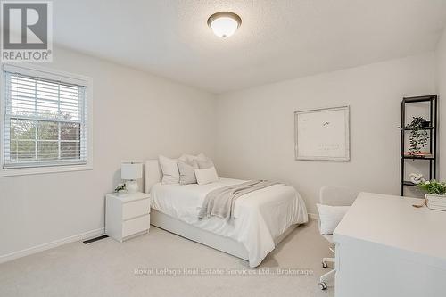 2101 Grosvenor Street, Oakville (Wc Wedgewood Creek), ON - Indoor Photo Showing Bedroom