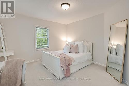 2101 Grosvenor Street, Oakville (Wc Wedgewood Creek), ON - Indoor Photo Showing Bedroom