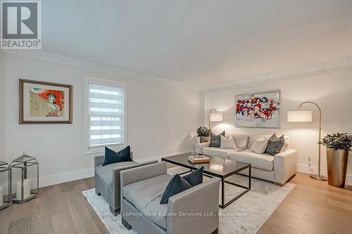 2101 Grosvenor Street, Oakville (Wc Wedgewood Creek), ON - Indoor Photo Showing Living Room