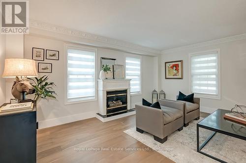 2101 Grosvenor Street, Oakville (Wc Wedgewood Creek), ON - Indoor Photo Showing Living Room With Fireplace