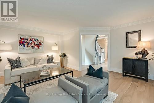 2101 Grosvenor Street, Oakville (Wc Wedgewood Creek), ON - Indoor Photo Showing Living Room