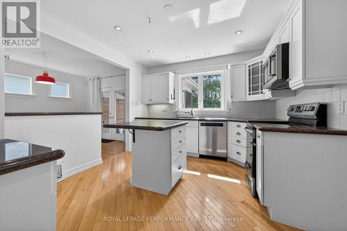 318 Duncairn Avenue, Ottawa, ON - Indoor Photo Showing Kitchen With Upgraded Kitchen